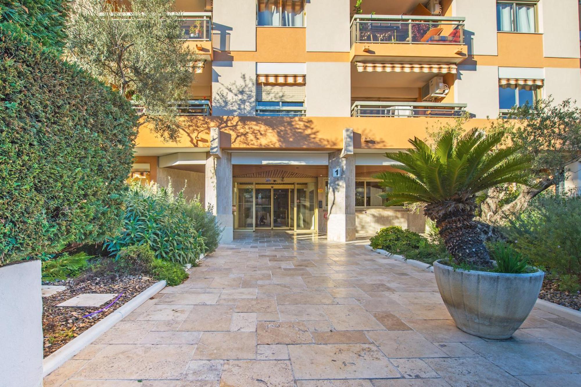 Appartement Renove - Terrasse - Parking - Bm Nice Bagian luar foto